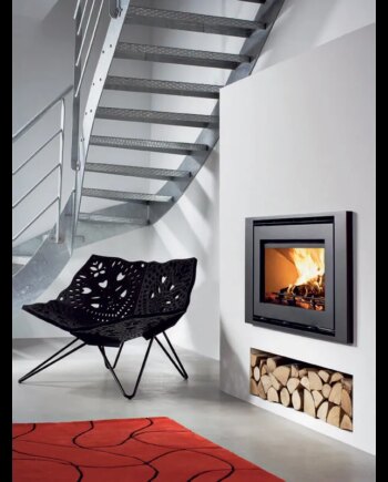 Westfire Pejseindsats Uniq 32 Indsats Sort  Bred Ramme  Brændeovn